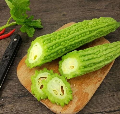 恬恬吃瓜的图片,夏日清凉一“瓜”